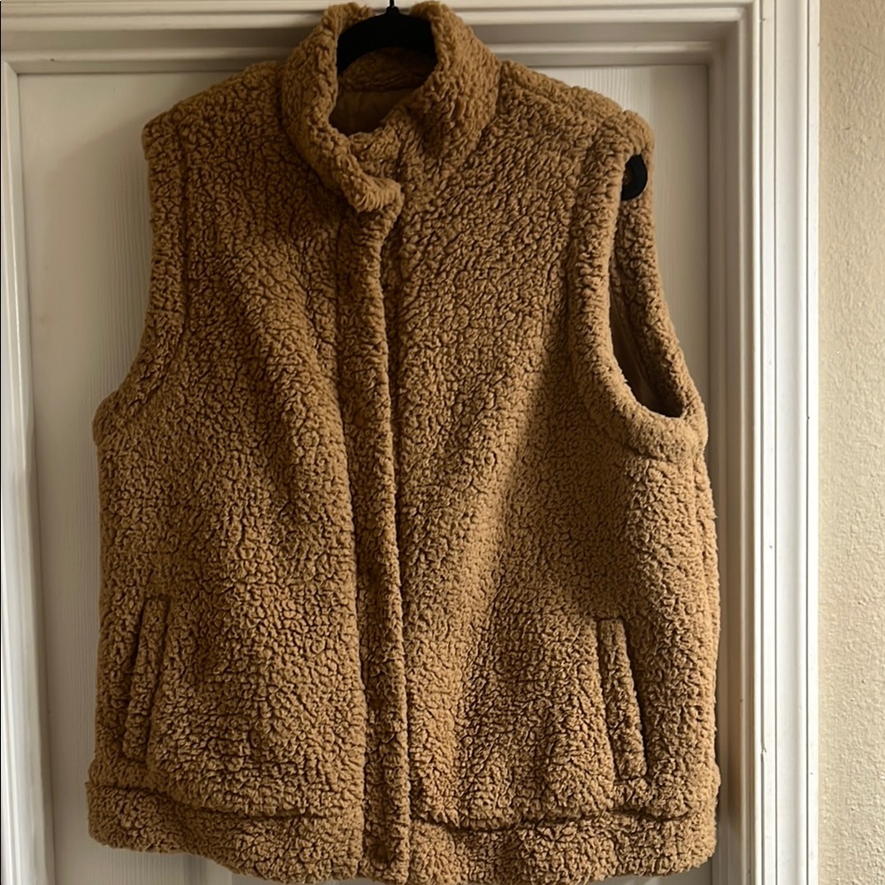 Women's Tan Sherpa Vest